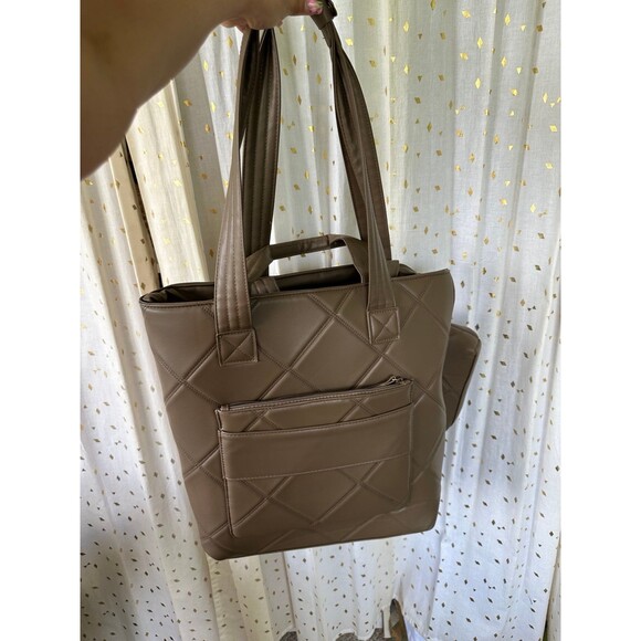 NWT Max Studio Vegan Leather Diamond Quilted Double Handle Workbook Shopper Tote - Picture 5 of 9